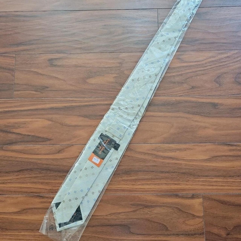 Light Cream Patterned Tie - Picture 3 of 7